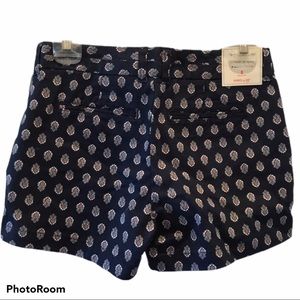 NWT Khakis GAP 3 inch short Sz 0